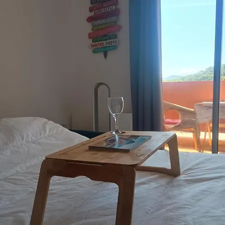 Paisible Avec Vue Panoramique Et Acces Direct *