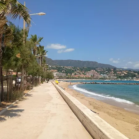 Peaceful Seaview With & Pool Access, Air Conditioning Apartment