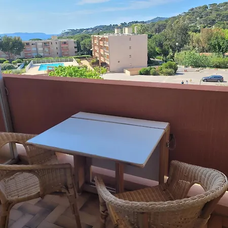 Peaceful Seaview With & Pool Access, Air Conditioning Appartamento