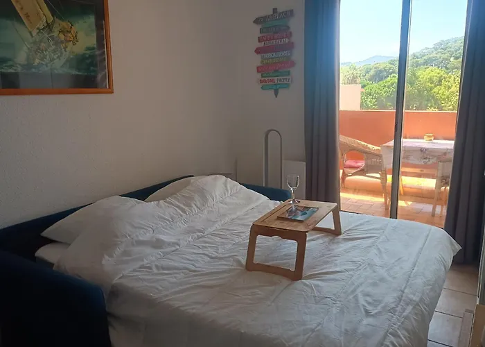 Peaceful Seaview With & Pool Access, Air Conditioning Appartement