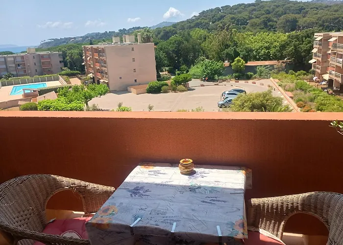 Peaceful Seaview With & Pool Access, Air Conditioning Bormes-les-Mimosas